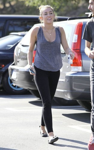  Miley -10. March- Out with फ्रेंड्स in LA