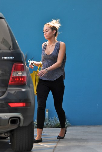 Miley -Leaving her pilates class in West Hollywood [10th March]