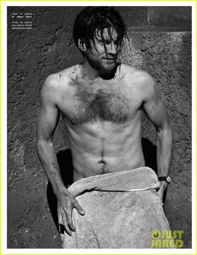  Wes Bentley: Shirtless for 'Flaunt' Feature