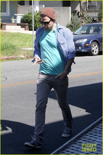  Zachary Quinto: Shaved Eyebrows!