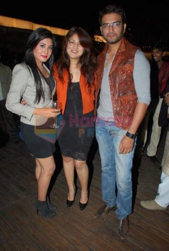 sharad with is wife kirti & kritz ♥