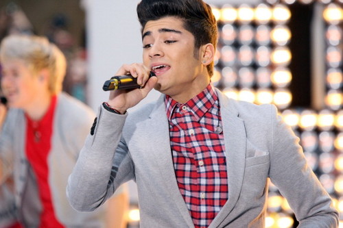  1D performing on the Today Show!