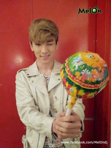  A Gift From Key for 'White Day'