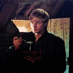  Arthur Pendragon Eat Your 'Thick' Gruel!(4)