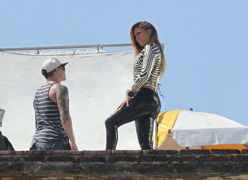  Filming A संगीत Video In Acapulco [11 March 2012]