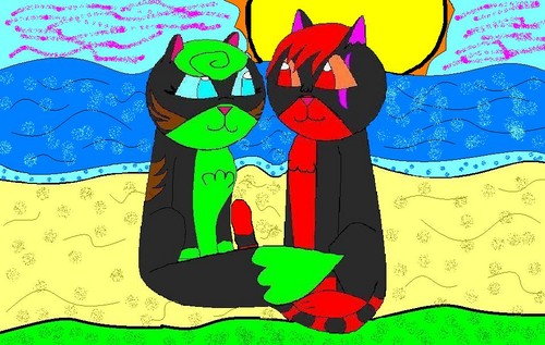 Hawkears(green) and her mate Scarpath(red)