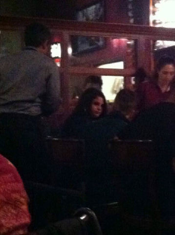 Justin and Selena at dinner