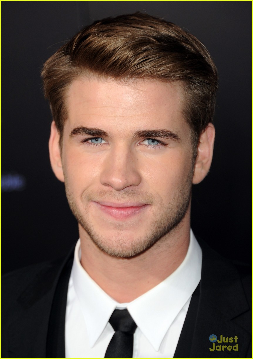 Liam Hemsworth & Miley Cyrus: 'The Hunger Games' Premiere Pair