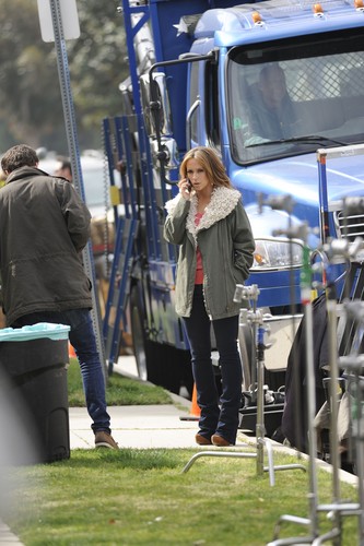  On The Set Of The Client lijst In Los Angeles [13 March 2012]