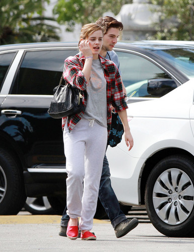  Out & About in LA - March 13, 2012 - HQ