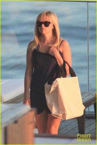  Reese Witherspoon: Back from Rio!