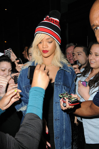 Rihanna Leaves Her Hotel And Heads To Emilo's Ballato Restaurant [13 March 2012]