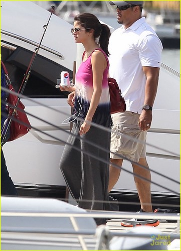 Selena Gomez & Justin Bieber: Fishing in Florida