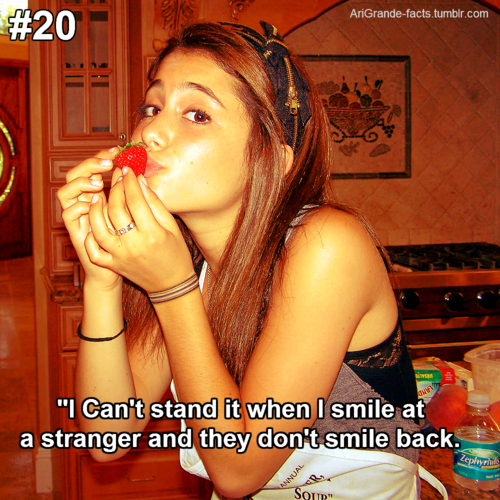  Ariana Grande's Facts♥