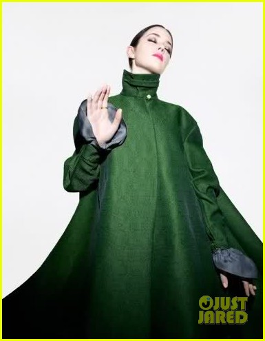  Emily Blunt: 'Time' Style & Design Foto Shoot