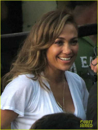  Jennifer Lopez: 'Follow The Leader' Set with Max & Emme
