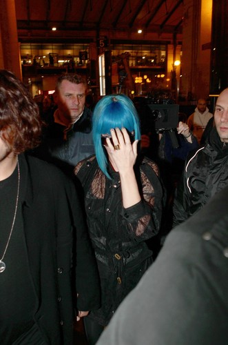  Katy In Londra [19 March 2012]