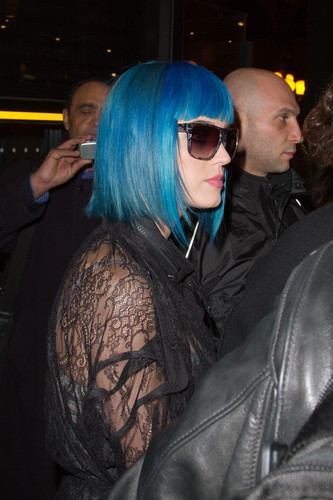  Katy In Luân Đôn [19 March 2012]