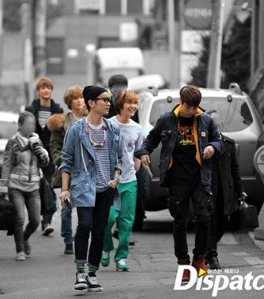 SHINee Spotted at a Shop