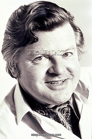  Benny hügel (21 January 1924 – 20 April 1992