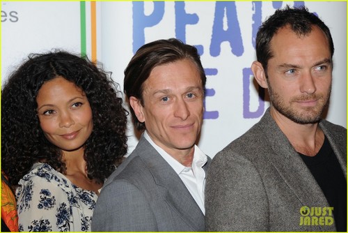  Jude Law & Thandie Newton: Reduce Domestic Violence!