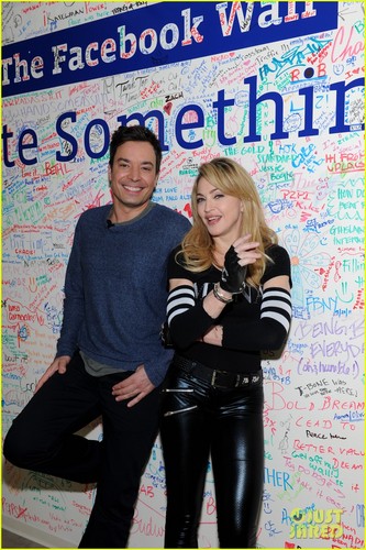  Madonna: फेसबुक Live Chat with Jimmy Fallon
