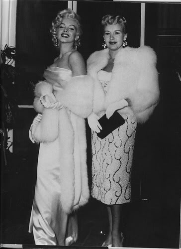  Marilyn Monroe & Betty Grable