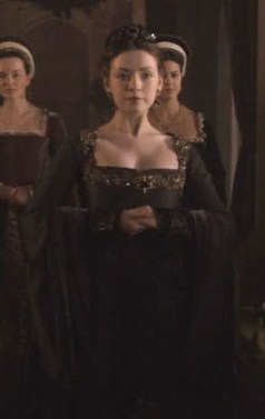  Mary Tudor Costumes