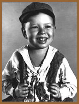  Robert E. "Bobby" Hutchins (March 29, 1925 - May 17, 1945)