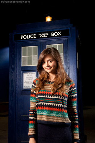  The first Official Doctor Who litrato of Jenna-Louise Coleman.