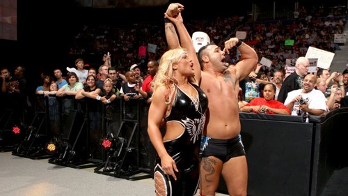  Beth Phoenix and Santino:WWE's Power Couples