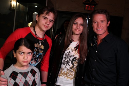  Blanket, Prince, Paris and Billy গুল্ম (Access Hollywood Reporter) 2012