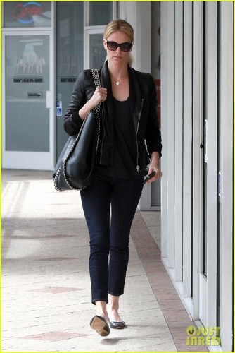  Charlize Theron: Sushi Park Lunch