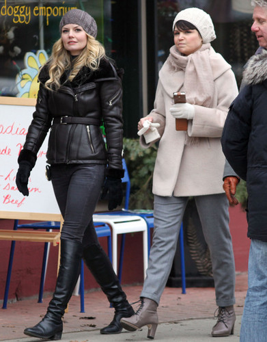  Ginnifer Goodwin and Jennifer Morrison on the Set of Once Upon a Time in Vancouver Dec 14