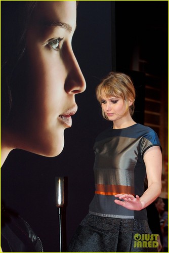  Jennifer Lawrence: Bonus for 'Hunger Games' Success?
