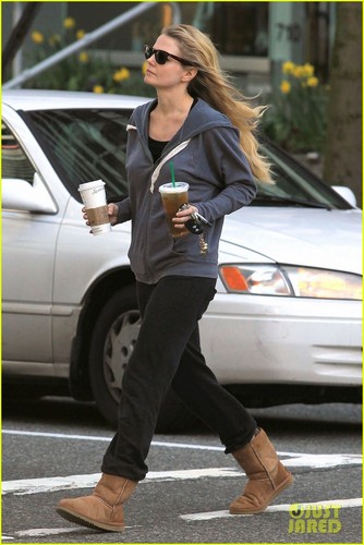Jennifer Morrison: Starbucks Stop