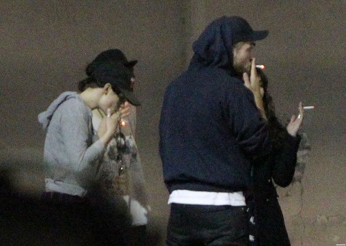  Kristen Stewart & Robert Pattinson out with friends in Los Angeles, California - March 26, 2012.