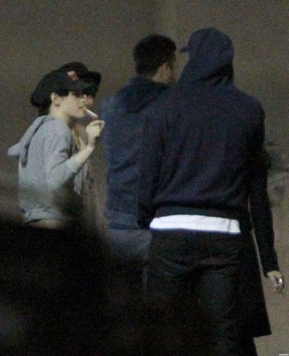  Kristen Stewart & Robert Pattinson out with friends in Los Angeles, California - March 26, 2012.