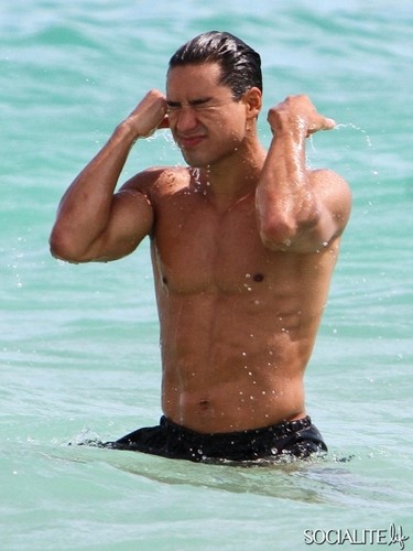  Mario Lopez Jogs Shirtless On The strand In Miami
