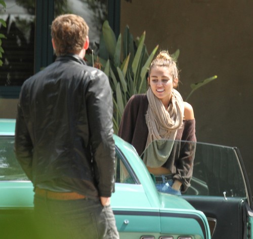  Miley - Out and about in Studio City [25th March]