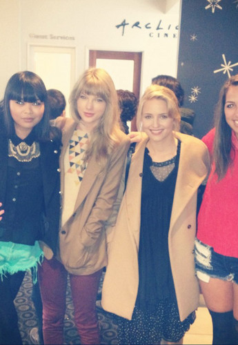  Taylor at a 展示 of "The Hunger Games"