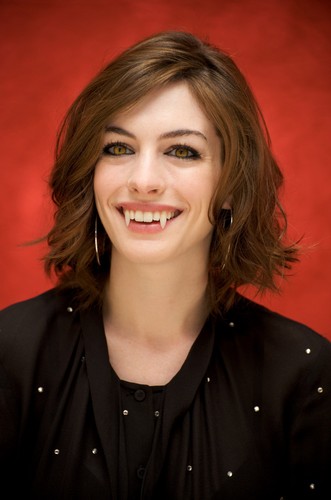  Anne Hathaway Shows Fangs