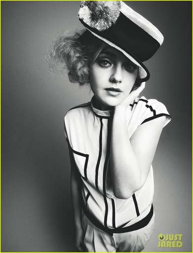  Dakota Fanning Covers 'Wonderland' April/May 2012