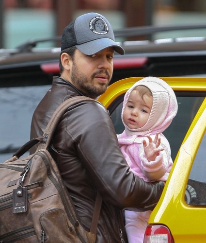  David Blaine with his Wife and Daughter