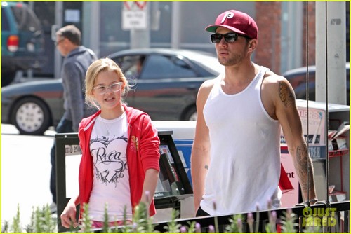  Ryan Phillippe & Ava: Daddy Daughter Bonding Time