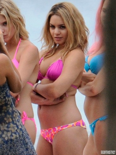 Spring Breakers candids from this morning
