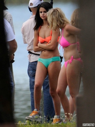 Spring Breakers candids from this morning