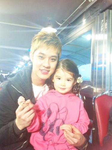  SeungHo with kid