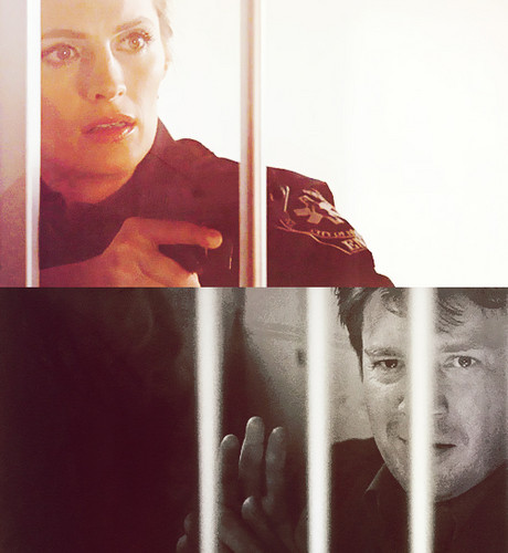  Sweetest Look Ever <3 ( Thanks For Caskett Up to 100 Fans)