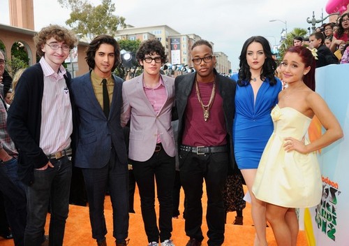  The Victorious Cast at the KCA 2012 oranje Carpet